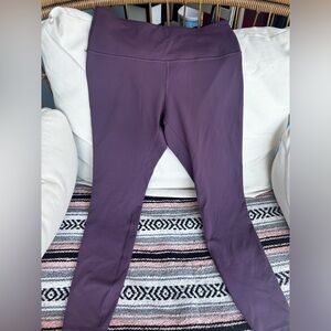 Lululemon ribbed Wunder Under size 10 in eggplant